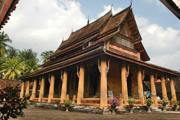 TOUR LAO