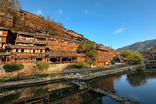 Tour Quý Dương – Cổ Trấn Thanh Nham – Thiên Hộ Miêu Trại 6N5Đ No Shop