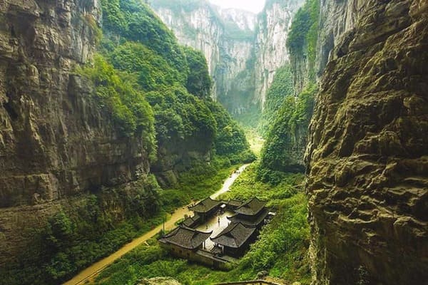 Tour Trùng Khánh – Vũ Long 6N5Đ | Thiên Sinh Tam Kiều – Tiên Nữ Sơn cùng Air China